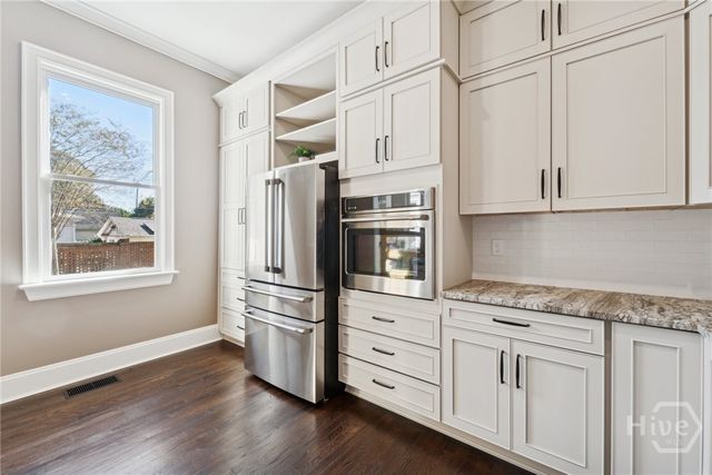 111 E 49th Street, Savannah, GA 31405