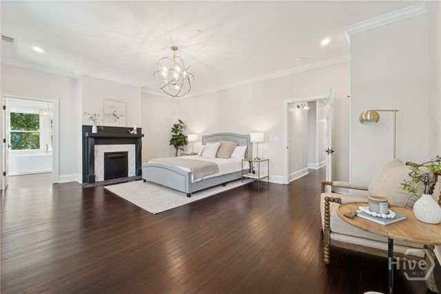 111 E 49th Street, Savannah, GA 31405