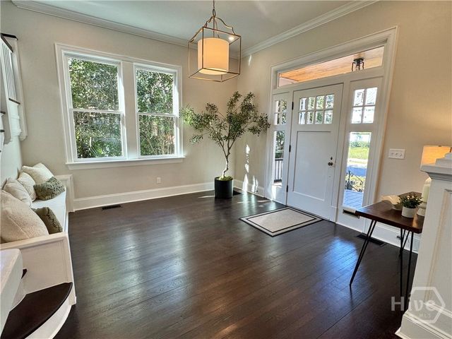 111 E 49th Street, Savannah, GA 31405