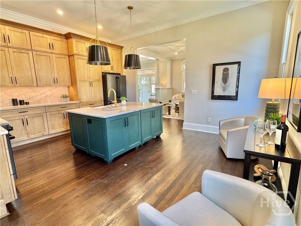 Image 12 of property listing at 111 E 49th Street, Savannah, GA 31405