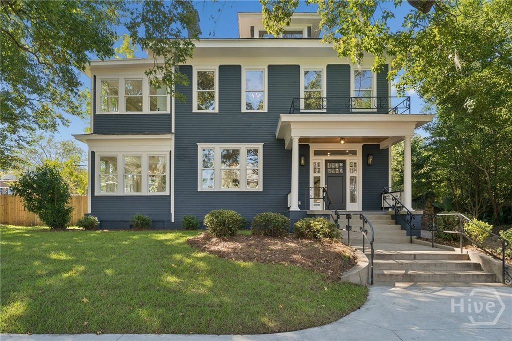 Image 3 of property listing at 111 E 49th Street, Savannah, GA 31405