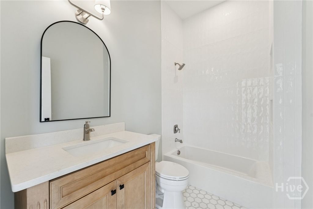 Image 32 of property listing at 111 E 49th Street, Savannah, GA 31405