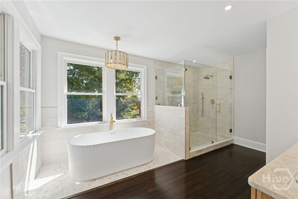 Image 35 of property listing at 111 E 49th Street, Savannah, GA 31405