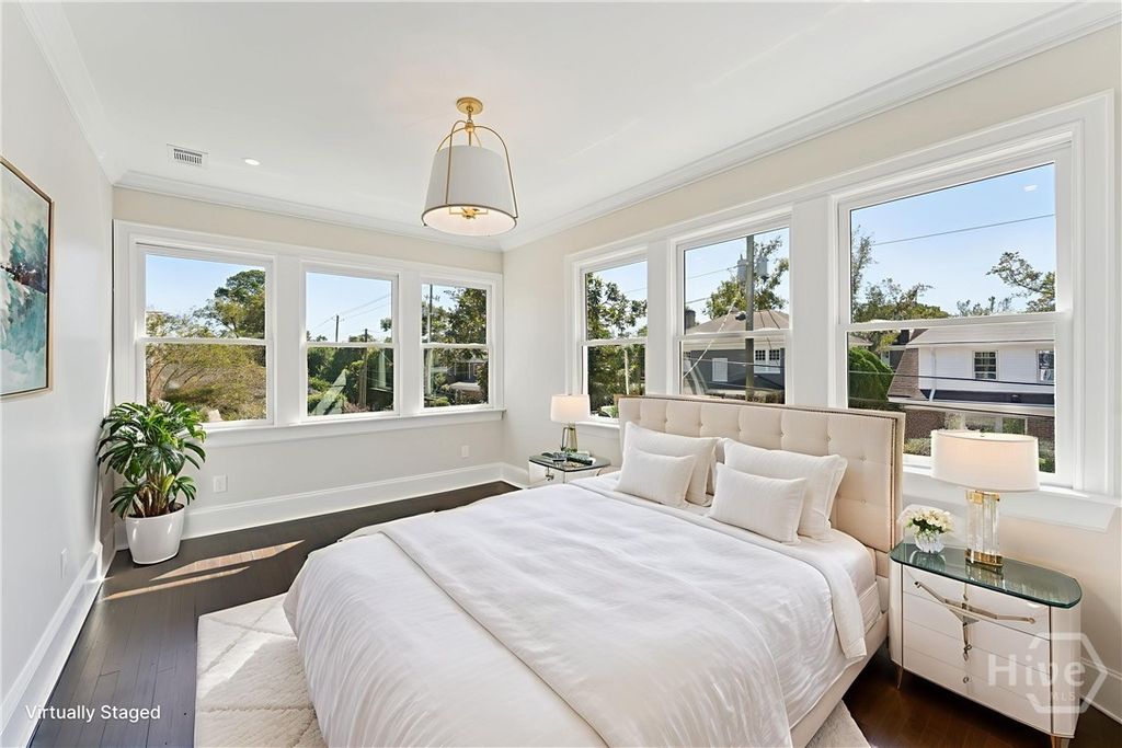 Image 41 of property listing at 111 E 49th Street, Savannah, GA 31405