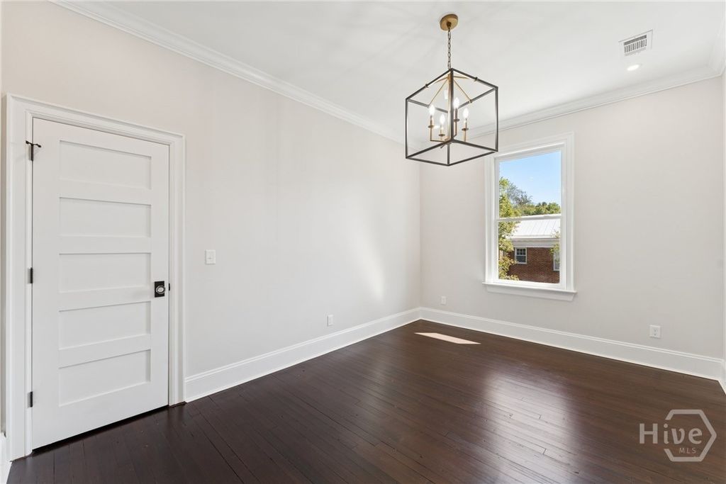 Image 42 of property listing at 111 E 49th Street, Savannah, GA 31405