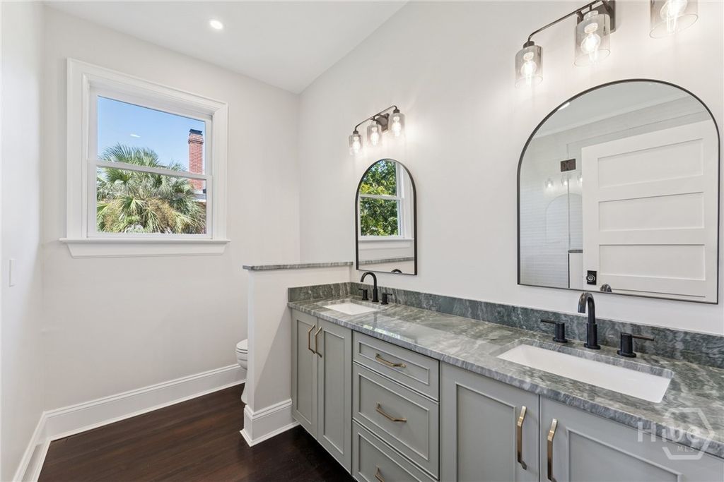 Image 44 of property listing at 111 E 49th Street, Savannah, GA 31405