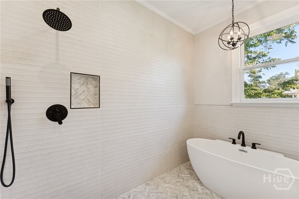 Image 46 of property listing at 111 E 49th Street, Savannah, GA 31405