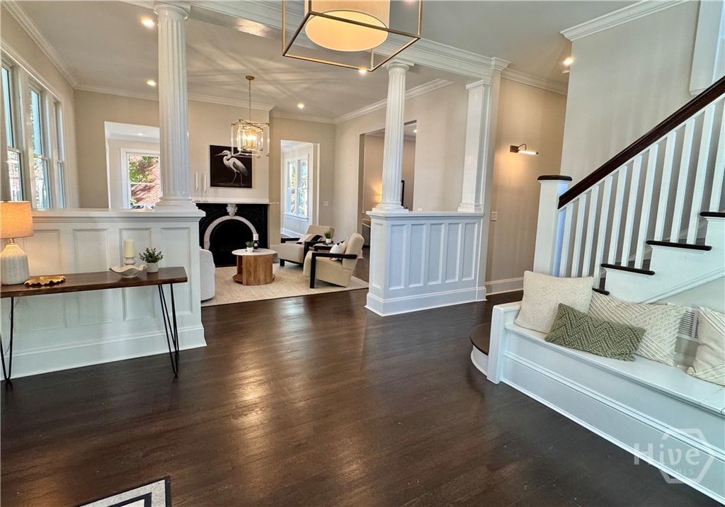 Image 6 of property listing at 111 E 49th Street, Savannah, GA 31405