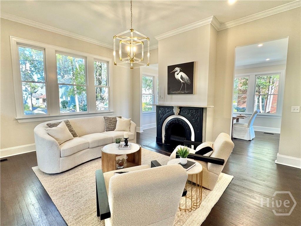 Image 8 of property listing at 111 E 49th Street, Savannah, GA 31405