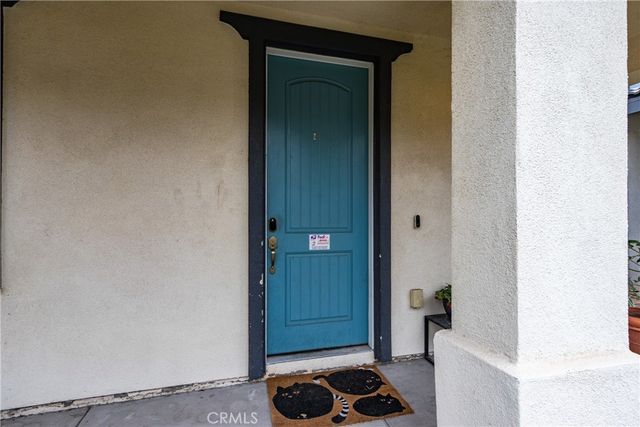 404 Garden Way, Colton, CA 92324