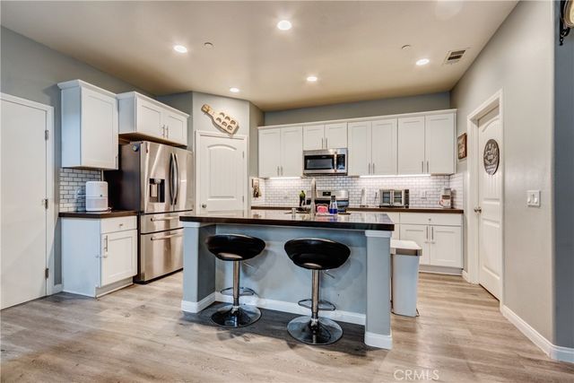 404 Garden Way, Colton, CA 92324