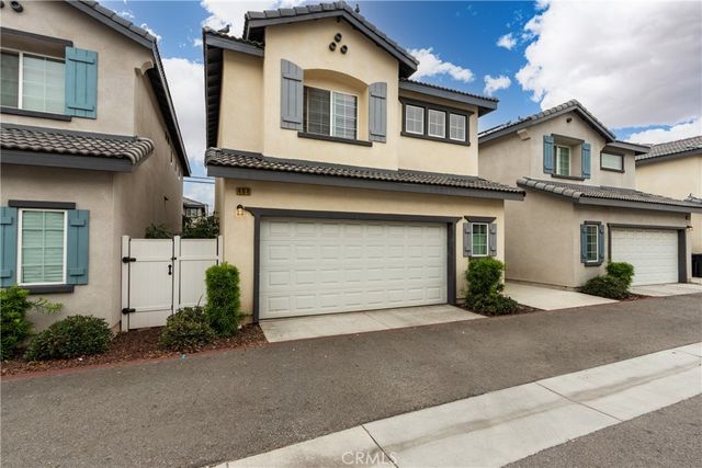 404 Garden Way, Colton, CA 92324