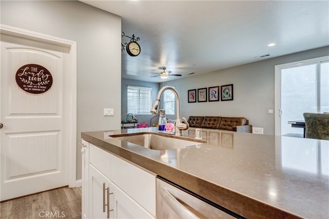 404 Garden Way, Colton, CA 92324