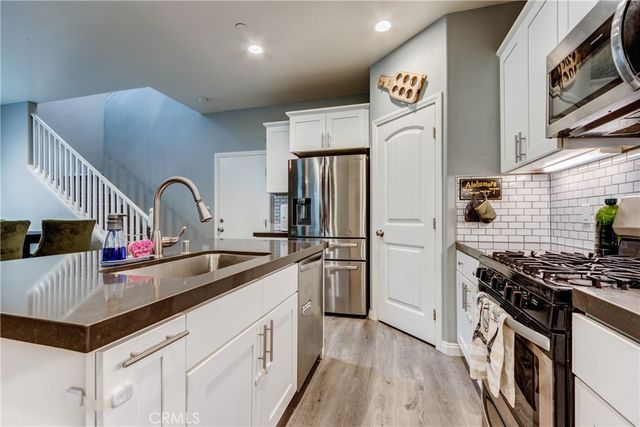 404 Garden Way, Colton, CA 92324