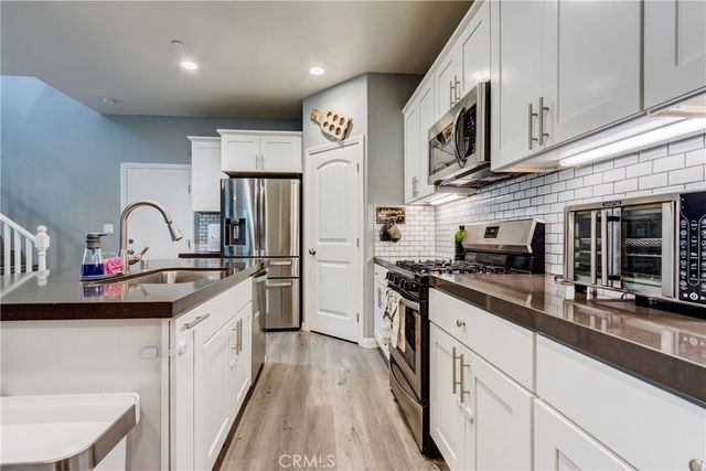 404 Garden Way, Colton, CA 92324