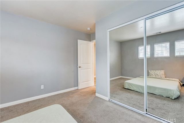 404 Garden Way, Colton, CA 92324