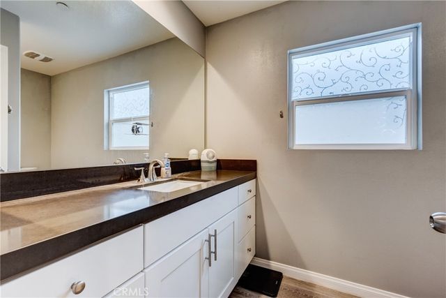 404 Garden Way, Colton, CA 92324