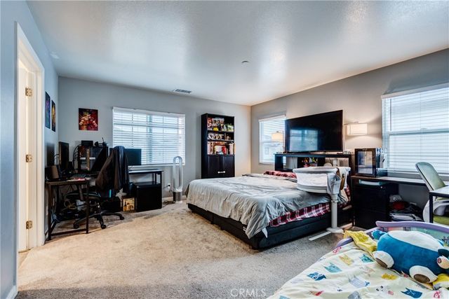 404 Garden Way, Colton, CA 92324