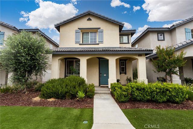 404 Garden Way, Colton, CA 92324