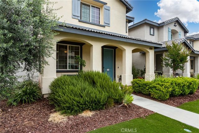 404 Garden Way, Colton, CA 92324