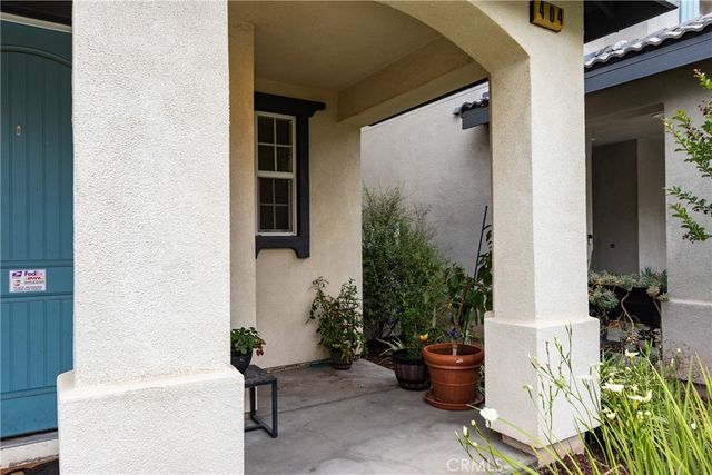 404 Garden Way, Colton, CA 92324