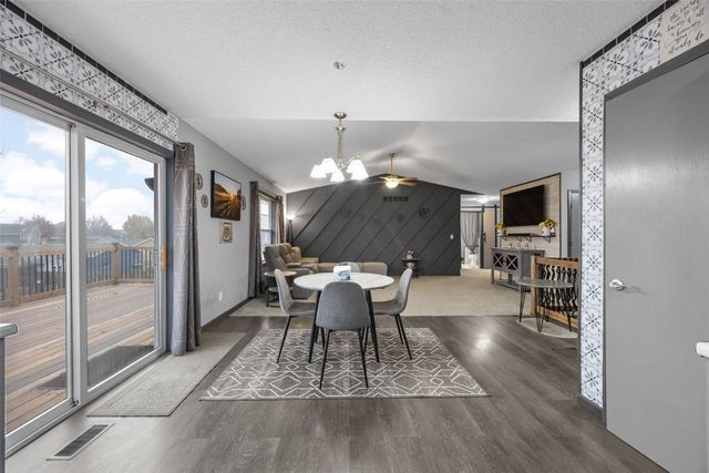 2290 Hillview Drive, Marion, IA 52302