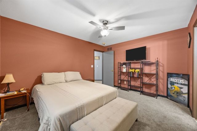 2290 Hillview Drive, Marion, IA 52302