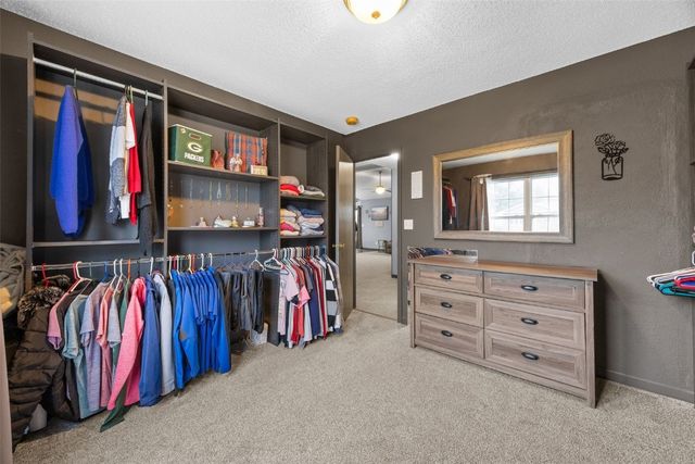 2290 Hillview Drive, Marion, IA 52302