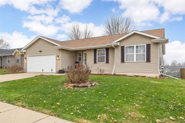 2290 Hillview Drive, Marion, IA 52302