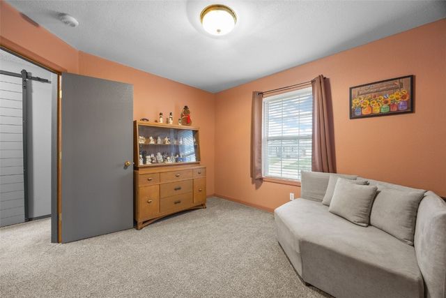 2290 Hillview Drive, Marion, IA 52302