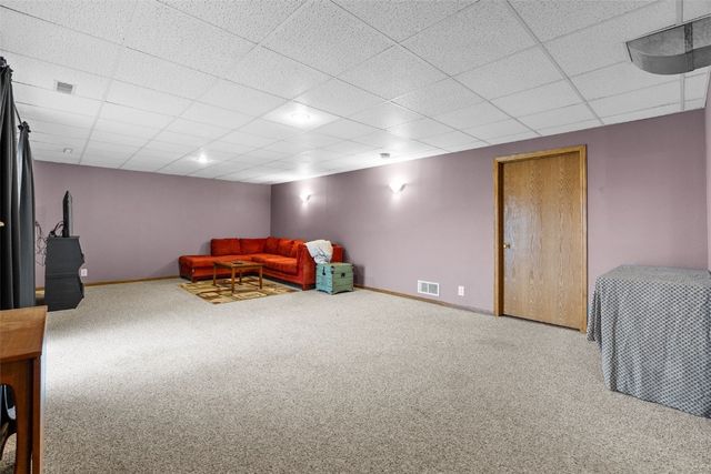 2290 Hillview Drive, Marion, IA 52302