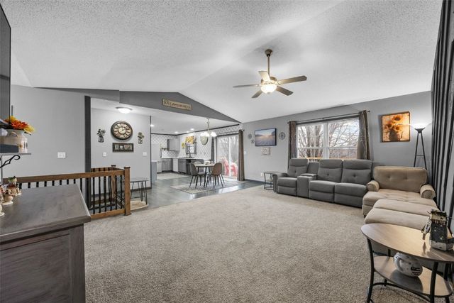 2290 Hillview Drive, Marion, IA 52302