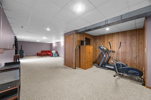 2290 Hillview Drive, Marion, IA 52302