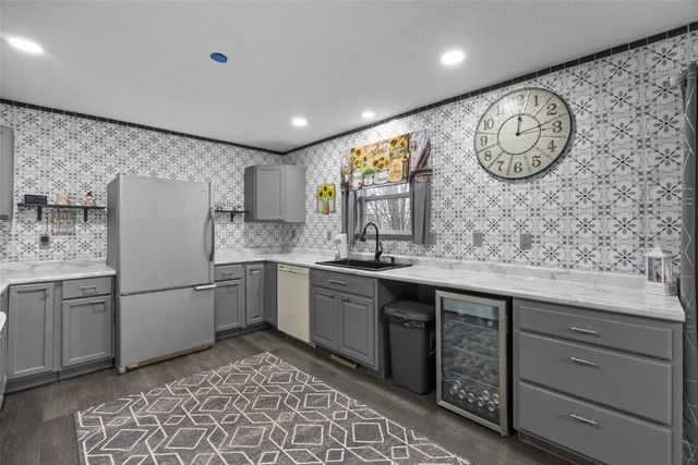 2290 Hillview Drive, Marion, IA 52302