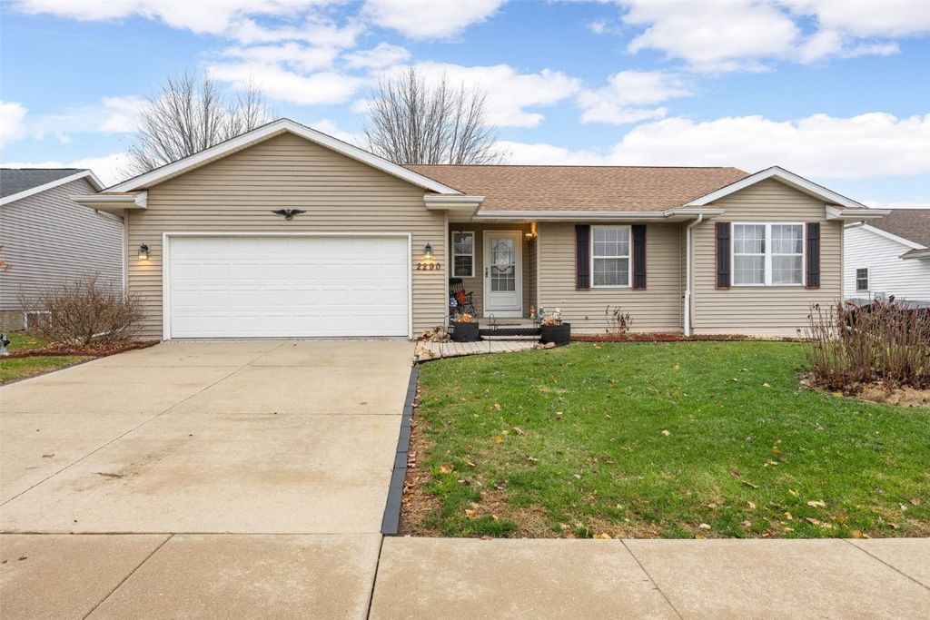 2290 Hillview Drive, Marion, IA 52302