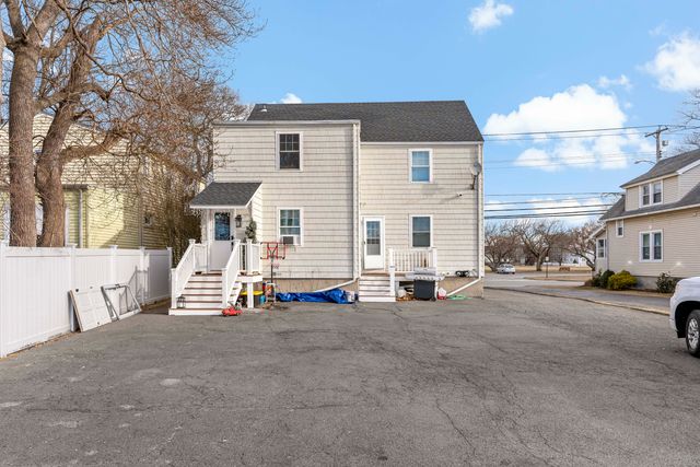 788 Reef Road, Fairfield, CT 06824