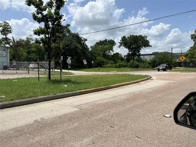 629 Melbourne, Houston, TX 77022
