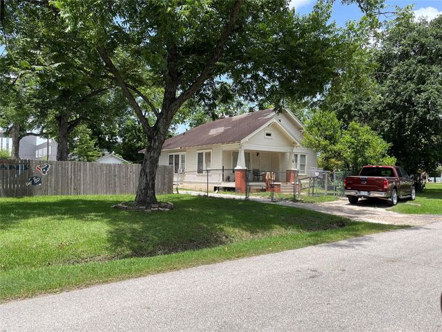 629 Melbourne, Houston, TX 77022