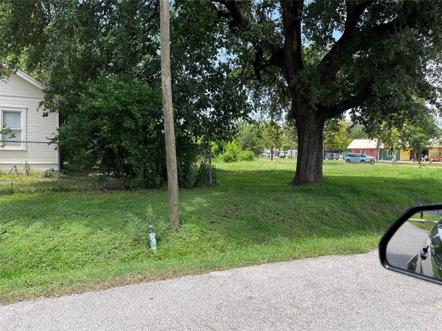 629 Melbourne, Houston, TX 77022