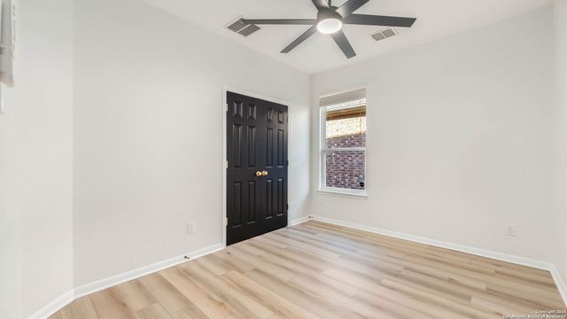 9650 Calmont Way, San Antonio, TX 78251