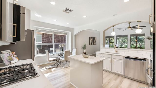 9650 Calmont Way, San Antonio, TX 78251