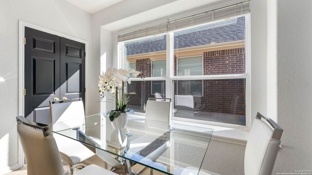 9650 Calmont Way, San Antonio, TX 78251