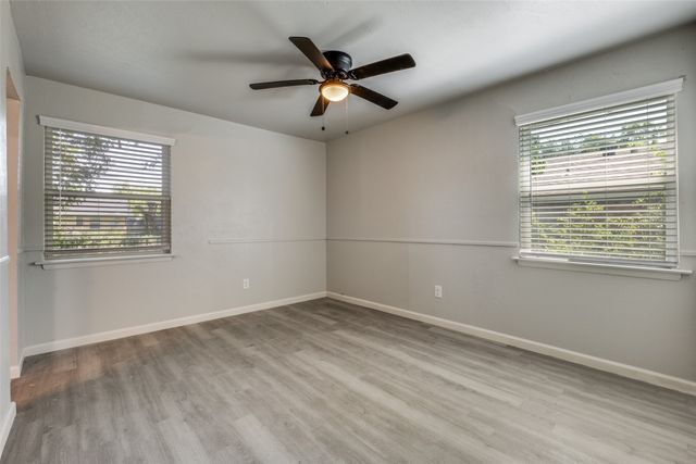 451 Southport Drive, Dallas, TX 75232