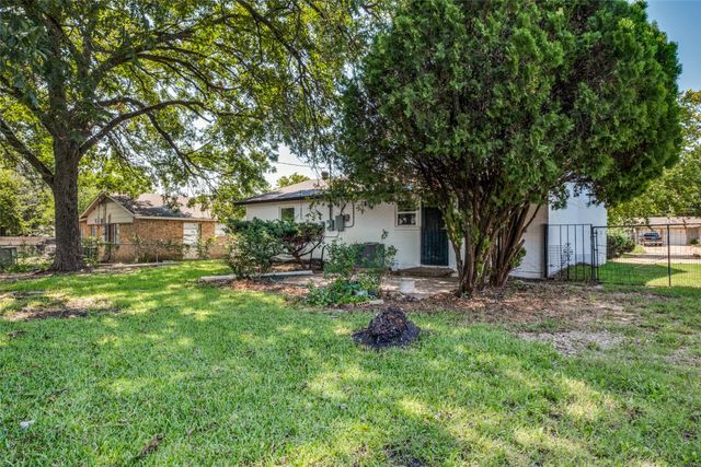 451 Southport Drive, Dallas, TX 75232