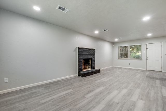 451 Southport Drive, Dallas, TX 75232