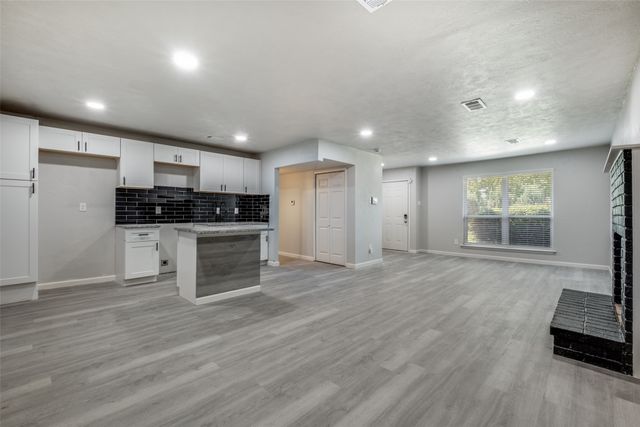 451 Southport Drive, Dallas, TX 75232