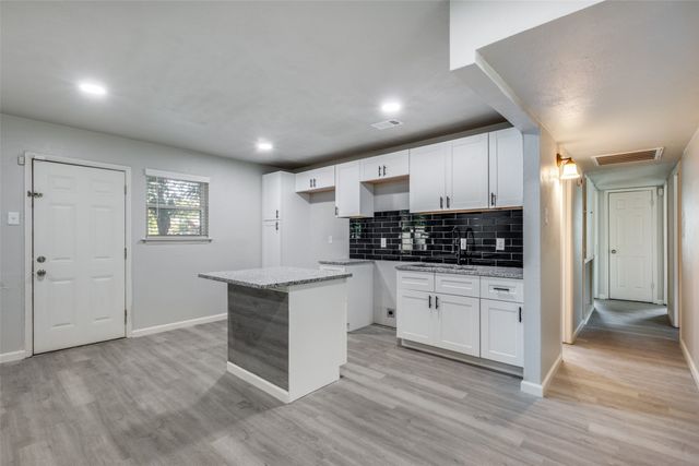 451 Southport Drive, Dallas, TX 75232