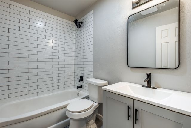 451 Southport Drive, Dallas, TX 75232