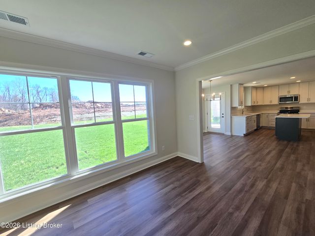 4421 Lochridge Pkwy, Louisville, KY 40299