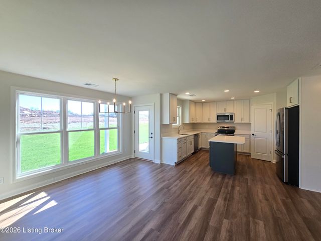 4421 Lochridge Pkwy, Louisville, KY 40299